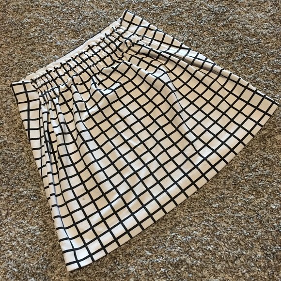 mini skirts - Picture 4 of 9